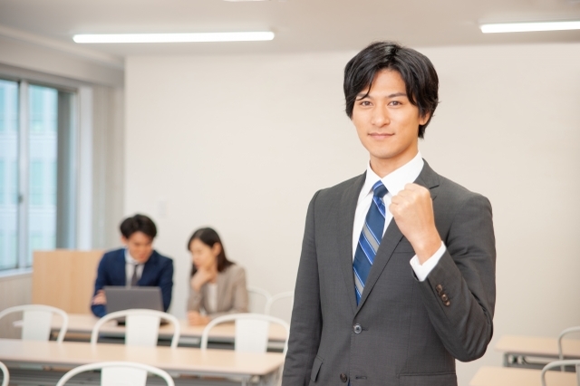 就活でおすすめの髪型をご紹介!男性・女性気をつけるポイントは?