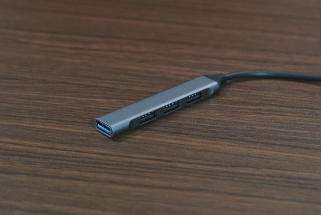 ダイソーの550円で買えるUSB−Cハブ、正直やりすぎだ