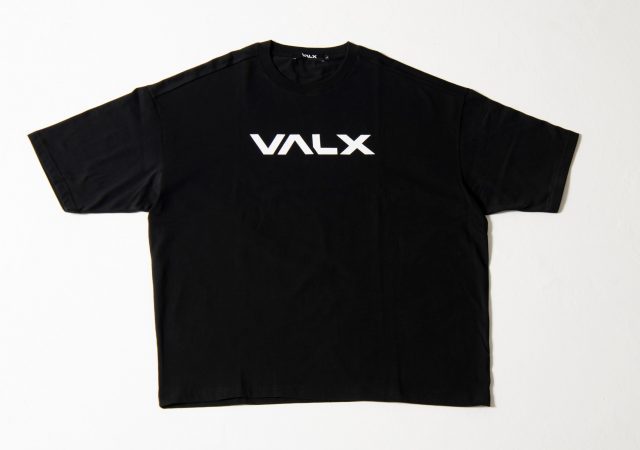 シンプルなデザインと着心地にこだわった「VALX」待望のニューアパレルアイテム