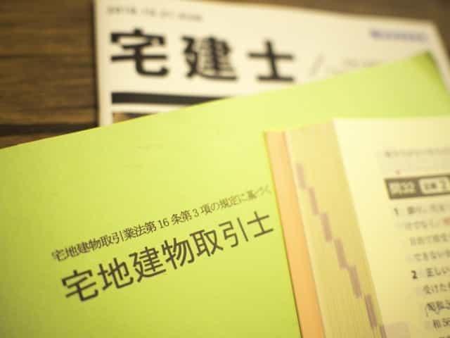 高卒でも稼げる仕事とは？おすすめの職業からおすすめの資格までご紹介！