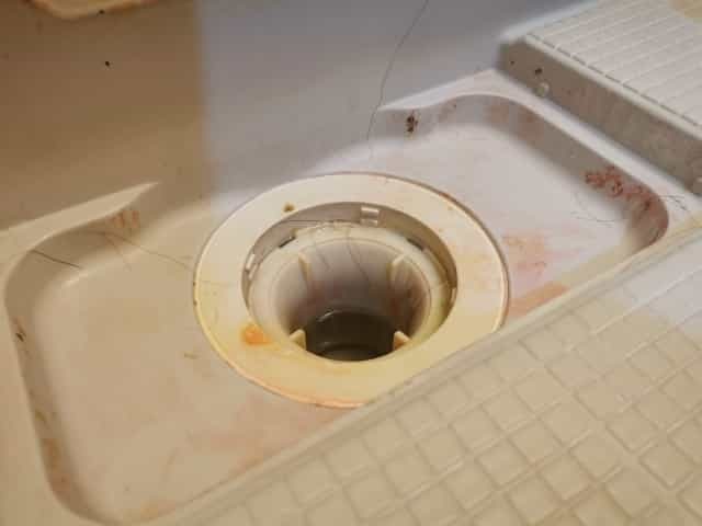 お風呂場の髪の毛を効果的に溶かす方法とは?徹底解説!
