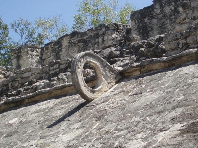 レンタル自転車で遺跡を見てまわる！メキシコ、コバ遺跡