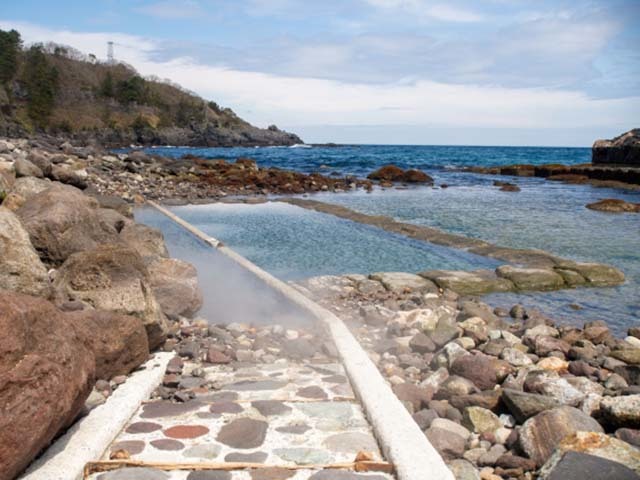 子供の水遊びにも！水無海浜温泉