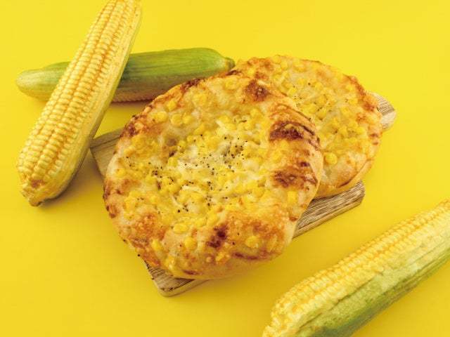 【阪急ベーカリー】北の大地のうまいもの 北海道とゆかりのある食材を使ったパンや、札幌市が発祥の地といわれている人気のご当地グルメ「ちくわパン」を5月の新商品として発売致します。
