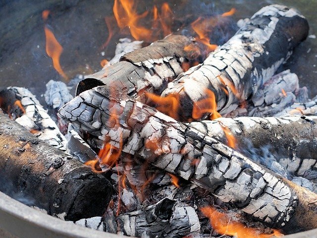 焼肉とバーベキューの違いってなに？それぞれの魅力やお肉をおいしく焼く秘訣も！