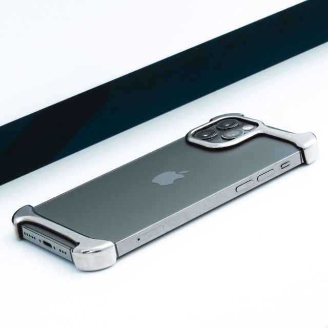 オランダ発、iPhoneのデザインを活かしながら保護するプロテクター登場