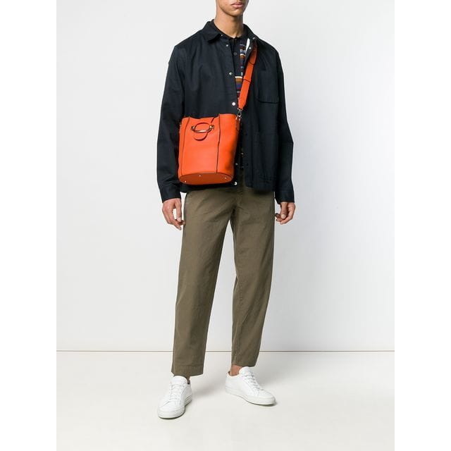 大人に似合うTOD’S(トッズ)の人気バッグ6選【コーデ付】