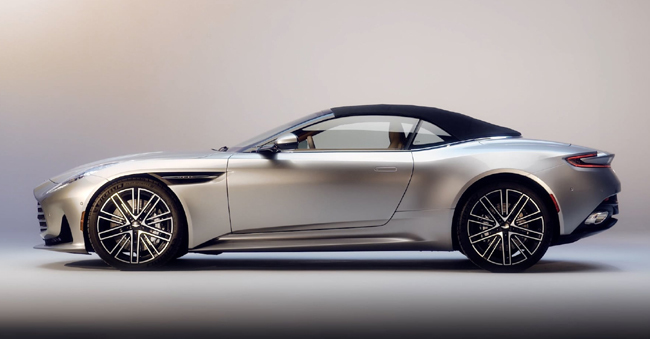 アストンマーティンの新世代DBシリーズの「DB12」にオープンモデルが登場