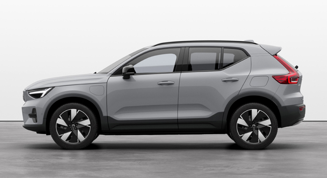 ボルボのプレミアムコンパクトSUVの電気自動車「XC40リチャージ」が車名を「EX40」に改称。特別仕様車「EX40ウルトラ シングルモーター ブラックエディション」も設定