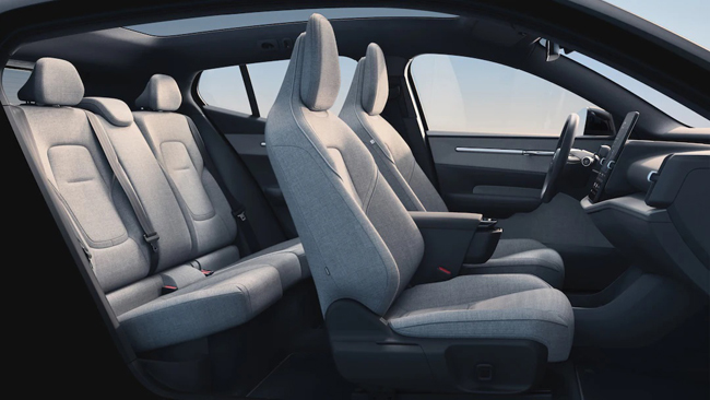ボルボ初のコンパクト電動プレミアムSUV「EX30」がワールドプレミア。日本では今夏に受注開始予定