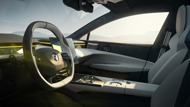 ロータスが4ドア電動ハイパーGTを謳う「エメヤ」を発表。生産開始は2024年を予定