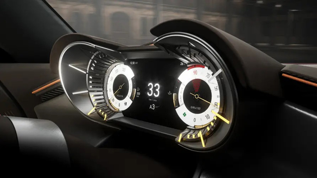 往年のアルファロメオのレースカー「Tipo33」をオマージュした新型スポーツカー「33 Stradale」が登場