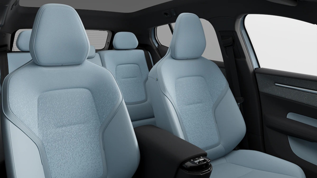ボルボ初のコンパクト電動プレミアムSUV「EX30」が日本上陸