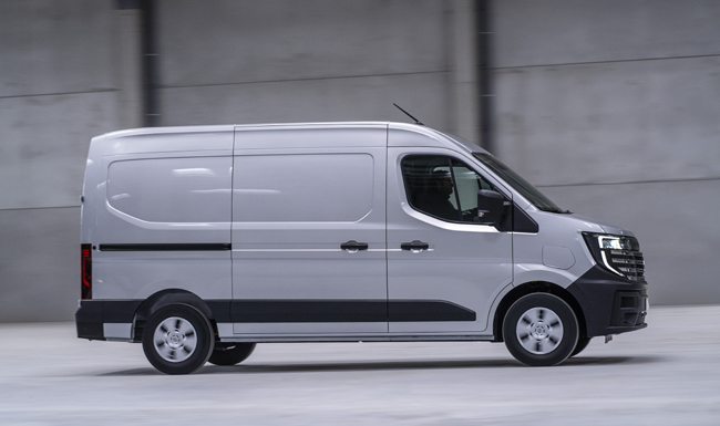 日産が新世代大型バンの新型インタースターを欧州で発表