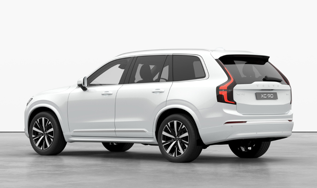 ボルボXC90がフロントマスクを刷新！　インテリアの仕様変更も実施