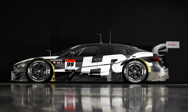 2024年のSUPER GTシリーズGT500クラスへの参戦を予定するCIVIC TYPE R-GTが走行テストを開始