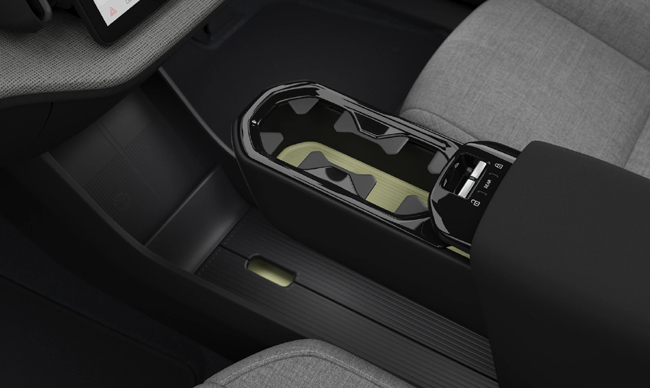 ボルボ初のコンパクト電動プレミアムSUV「EX30」が日本上陸