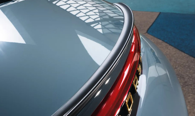 ポルシェ911の誕生60周年を記念した特別限定モデル「911 S/T」が登場
