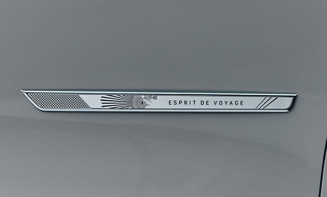 ファッションの世界から着想を得た“DS COLLECTIONモデル”の「DS9 Esprit de Voyage」が日本上陸