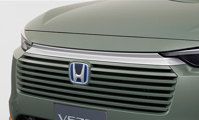 ホンダ・ヴェゼルがマイナーチェンジ。e:HEV Xにアウトドア志向の「HuNTパッケージ」を、e:HEV Zにスタイリッシュな「PLaYパッケージ」を新設定