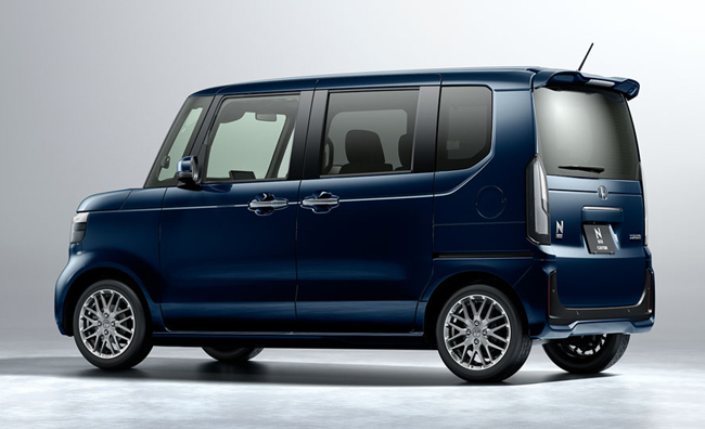 日本のベストセラーカーのホンダN-BOXがフルモデルチェンジ。軽スーパーハイトワゴンとしての総合力を一段とレベルアップ