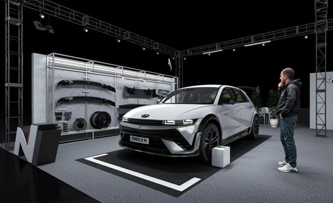 ヒョンデが大阪オートメッセ2025で新世代スモールEV「インスター」とIONIQ 5 N専用ハイパフォーマンスパーツパッケージ「DK Edition」を出展すると予告