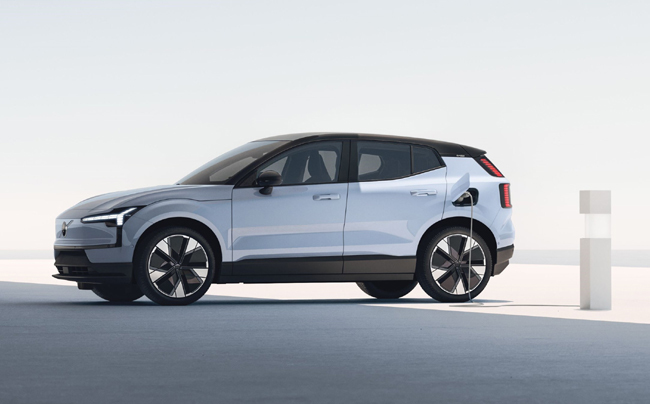 ボルボ初のコンパクト電動プレミアムSUV「EX30」がワールドプレミア。日本では今夏に受注開始予定