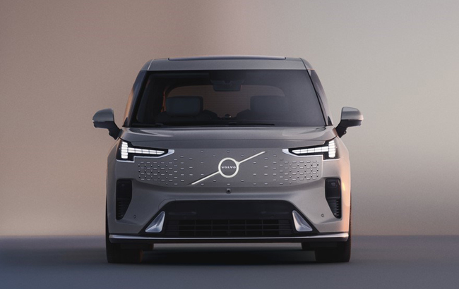 ボルボ初の電動プレミアムMPV「EM90」がワールドプレミア。発売は中国市場からスタート