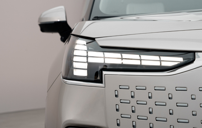 ボルボ初の電動プレミアムMPV「EM90」がワールドプレミア。発売は中国市場からスタート