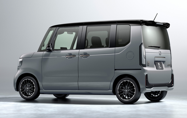 日本のベストセラーカーのホンダN-BOXがフルモデルチェンジ。軽スーパーハイトワゴンとしての総合力を一段とレベルアップ