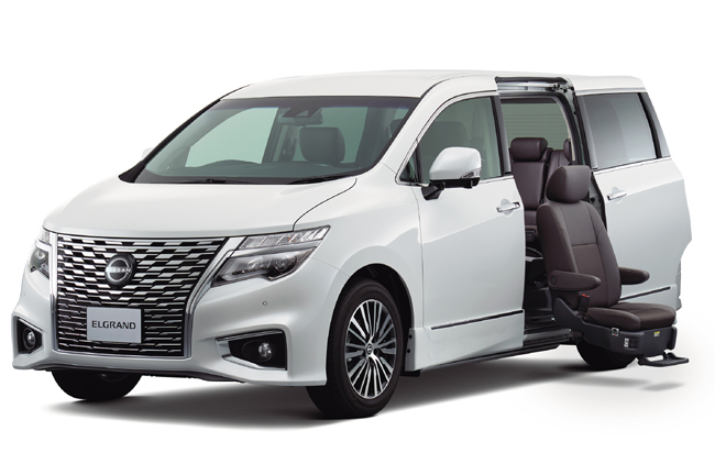 日産エルグランドが一部仕様変更で先進安全装備の拡充を敢行
