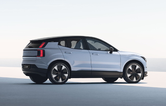 ボルボ初のコンパクト電動プレミアムSUV「EX30」がワールドプレミア。日本では今夏に受注開始予定