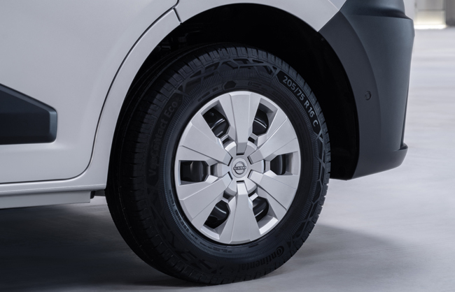 日産が新世代大型バンの新型インタースターを欧州で発表