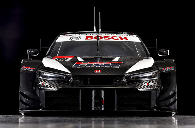 2024年のSUPER GTシリーズGT500クラスへの参戦を予定するCIVIC TYPE R-GTが走行テストを開始
