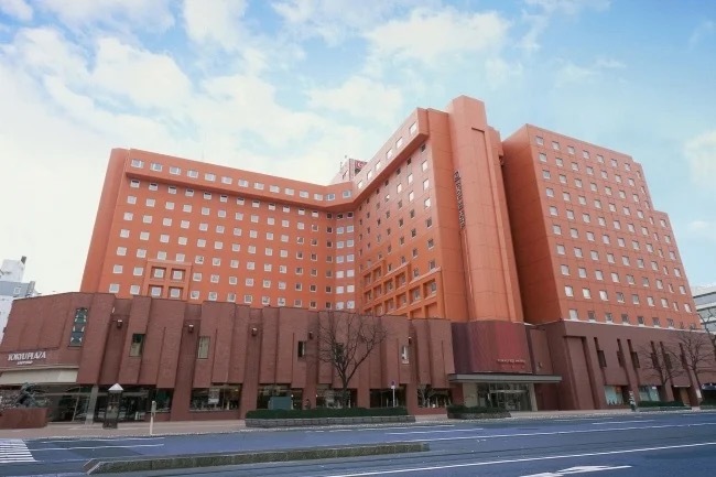 白いふわふわの正体は⁉爽やかな初夏の風景に見立てたアフタヌーンティー