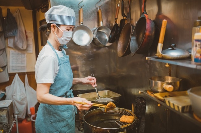 飲食店が直面する仕入れ価格の高騰問題。小麦や食用油など業務用食品の値上げ相次ぐ