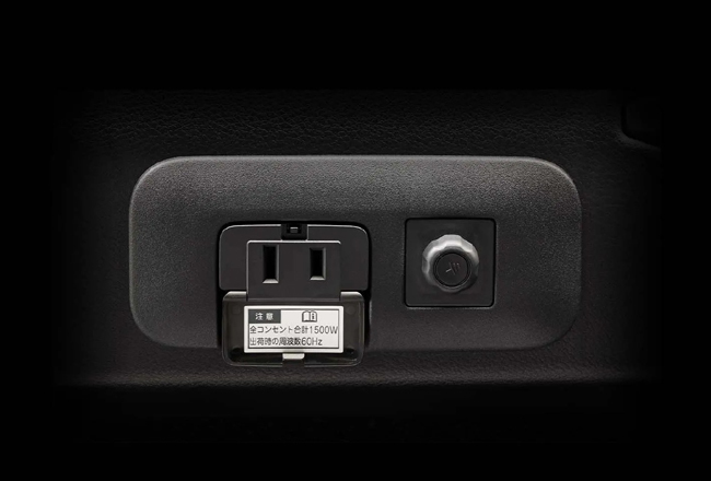 レクサスUXがマイナーチェンジ。UX300hの新設定や走り味の深化、Lexus Safety System＋の機能拡充、コクピット空間の進化などを実施
