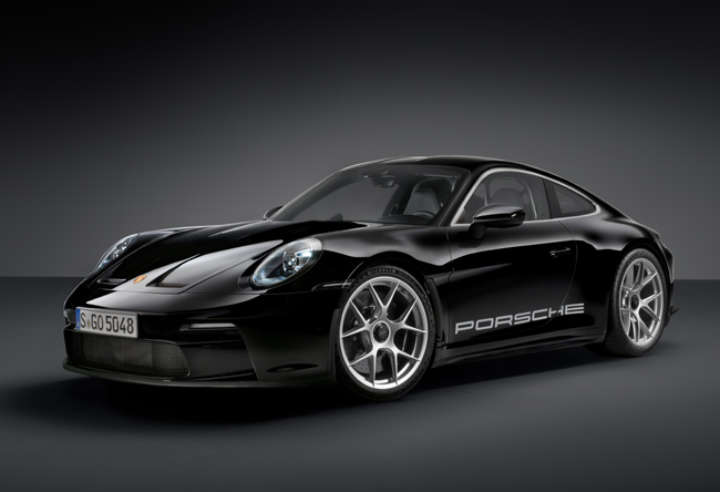 ポルシェ911の誕生60周年を記念した特別限定モデル「911 S/T」が登場