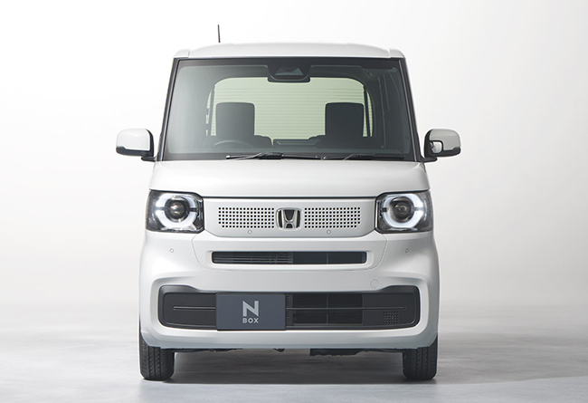 今秋の発売を予定している新型ホンダN-BOXが専用サイトにて先行公開