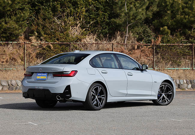 【最新モデル試乗】伝統のスポーティフィールを大切にしたPHEV。BMW330eの先進度