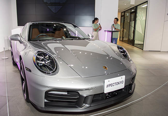 【911 Night Mission】「911の日」に133台の新旧911が集結。漆黒の中、華麗なパレードを敢行