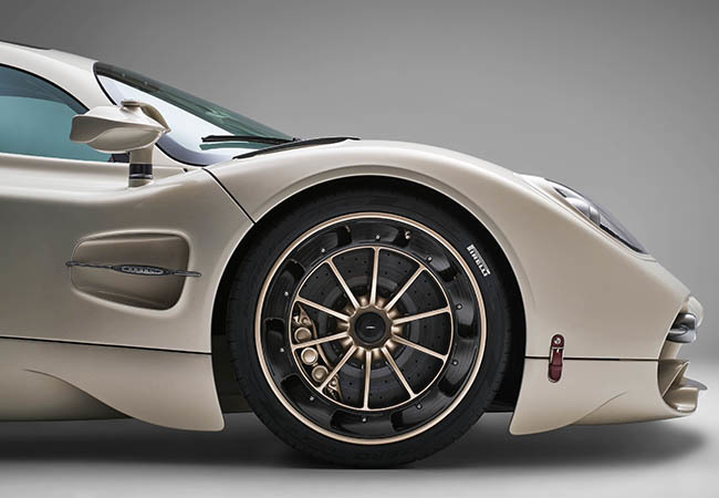 【最新スーパースポーツ分析】世界限定99台。イタリアの「走る宝石」。パガーニ・ウトピアのハイパーパフォーマンス!
