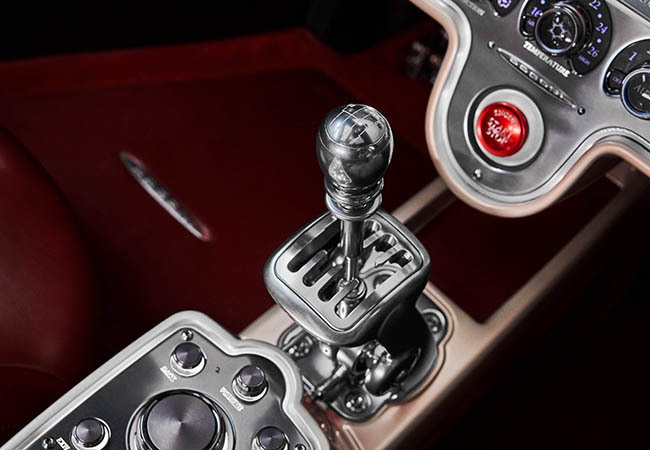 【最新スーパースポーツ分析】世界限定99台。イタリアの「走る宝石」。パガーニ・ウトピアのハイパーパフォーマンス!