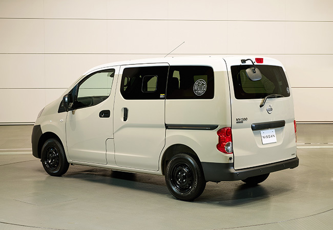 【新車ニュース】新たな車中泊のカタチを提案。お気に入りの部屋でくつろぐ感覚。日産NV200バネットMYROOMデビュー！