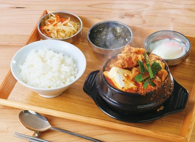 【焼肉もスンドゥブも】純豆腐 中山豆腐店に「豚ハラミ丼とハーフスンドゥブ定食」2023年2⽉20⽇(月)新登場!