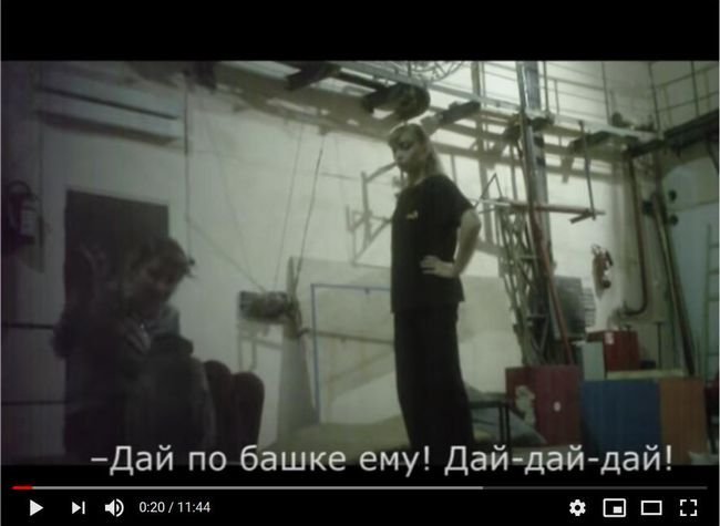 【閲覧注意】ロシアの「猿回し」調教で残酷すぎる“サル虐待映像”が流出! 叩き、打ち、投げ… 言葉を失う拷問の世界
