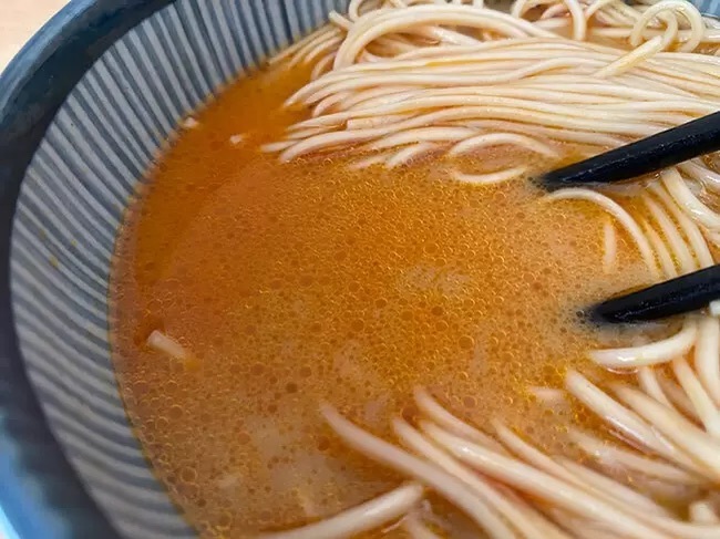 ご当地インスタントラーメン食べ比べ！　第23回は「激辛王防衛最終戦」