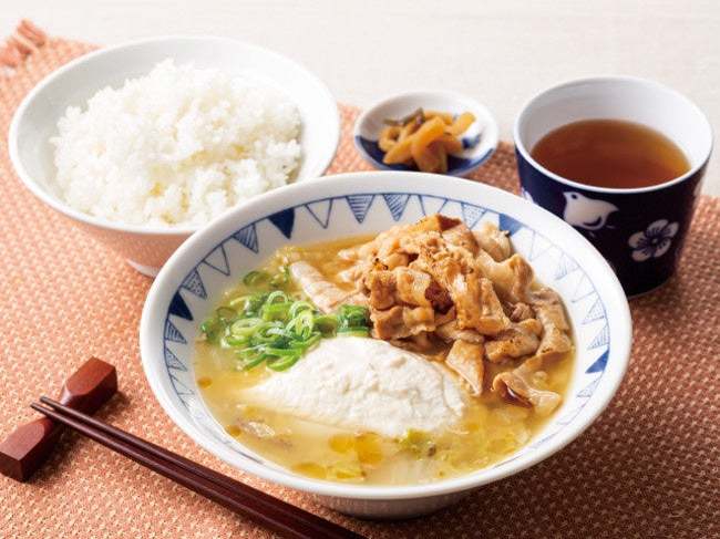 【初夏の新定番】ひんやり氷と味噌で整う新感覚「麦味噌の冷やし豚汁定食」ごちとん全店で販売開始