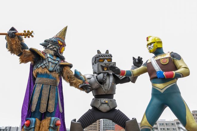 「気持ちが良くなる」と変身! 常識を超えた特撮ヒーロー『電エースカオス』“バカ映画の巨匠”河崎実監督インタビュー(前編)