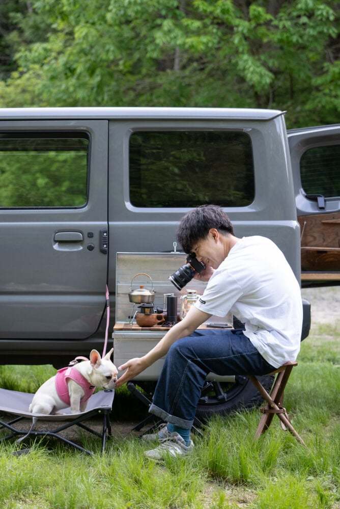 コンパクトでアウトドアに合う車！キャンプとカメラが好きなジムニー男子”カクカクフォルム”がお気に入り